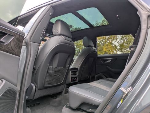 Used 2021 Audi Q8 Premium Plus w/ Premium Plus Package image 16