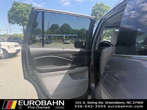 Used 2019 Honda Pilot Touring image 12
