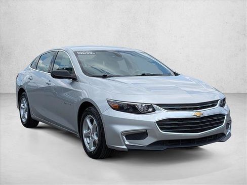 Used 2018 Chevrolet Malibu LS FWD image 3