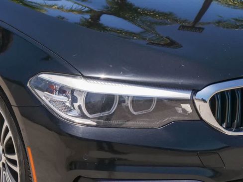 Used 2019 BMW 530e w/ Premium Package RWD image 4