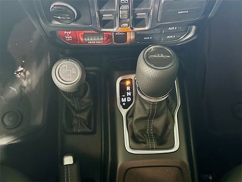 New 2026 Jeep Gladiator Mojave image 12