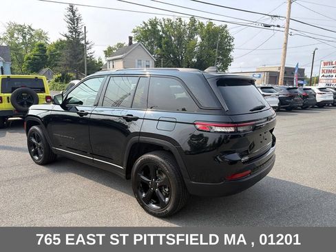 Used 2024 Jeep Grand Cherokee Altitude AWD/4WD image 6