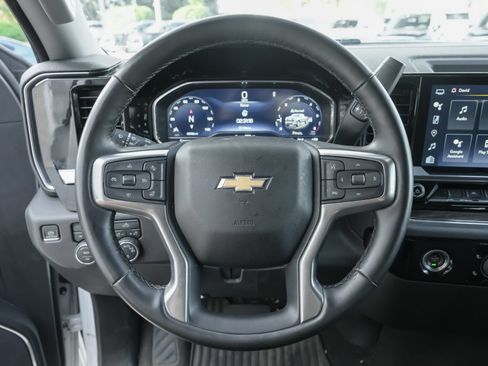 Used 2023 Chevrolet Silverado 1500 LT AWD/4WD image 20