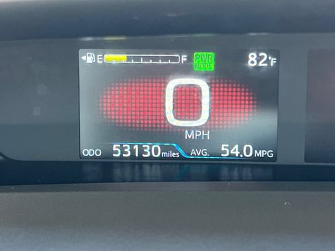Certified 2022 Toyota Prius LE FWD image 25