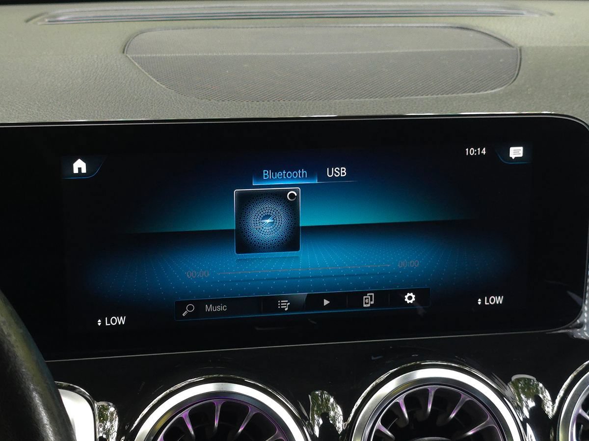 Used 2023 Mercedes-Benz EQB 300 4MATIC w/ Pinnacle Package image 48
