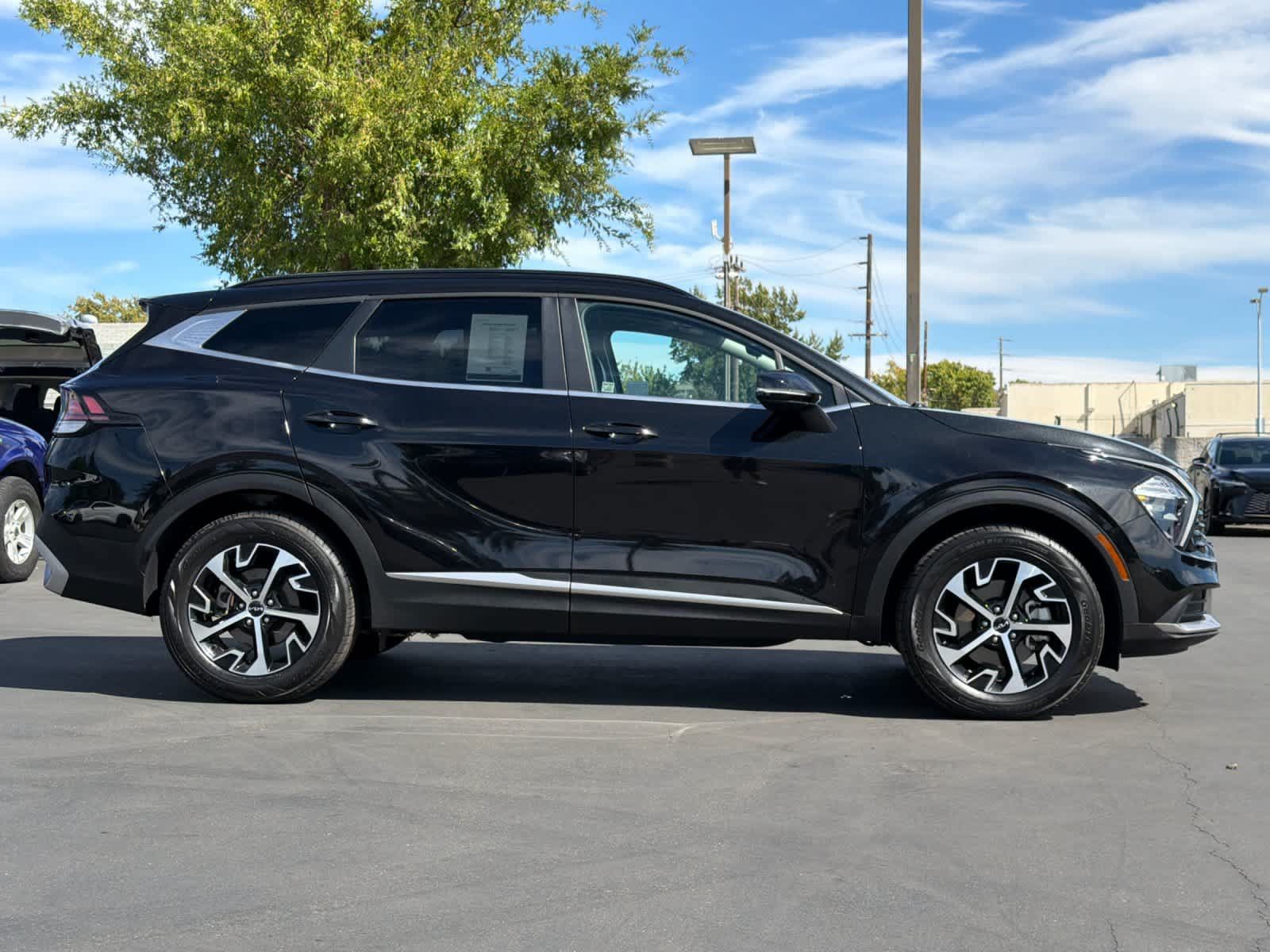 Used 2023 Kia Sportage EX w/ EX Premium Package AWD/4WD image 6