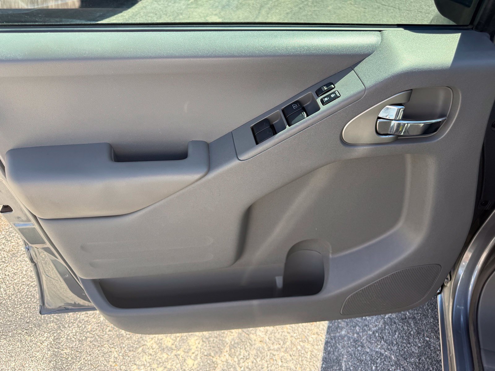 Used 2018 Nissan Frontier SV RWD image 11