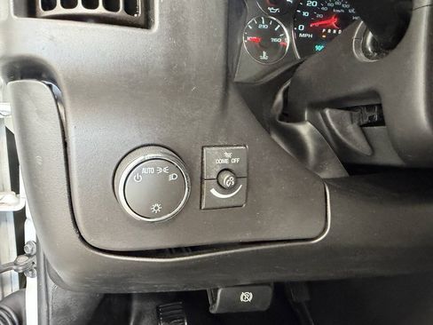 Used 2021 Chevrolet Express 2500 w/ Driver Convenience Package RWD image 19