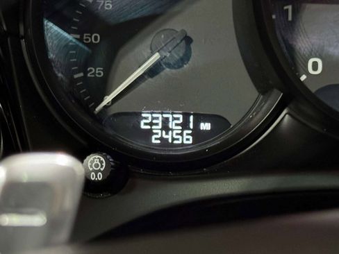 Used 2024 Porsche Macan image 23