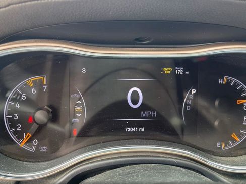 Used 2017 Jeep Grand Cherokee Overland AWD/4WD image 7