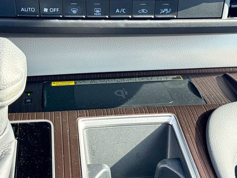 Used 2021 Toyota Sienna LE w/ LE Plus Package image 30