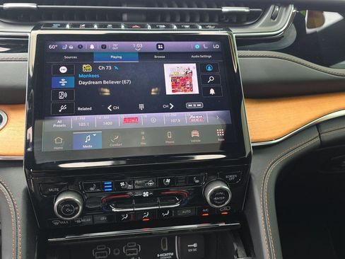 Used 2022 Jeep Grand Cherokee Summit image 23