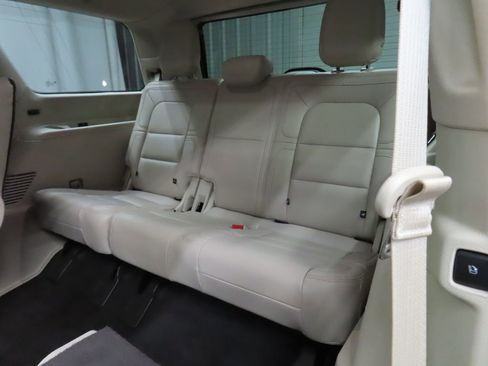 Used 2020 Lincoln Navigator Reserve w/ Luxury Package image 15