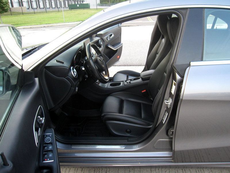 Used 2018 Mercedes-Benz CLA 250 4MATIC image 17