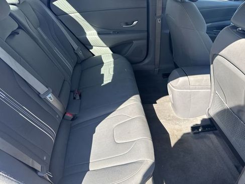 Used 2025 Hyundai Elantra SEL FWD image 29