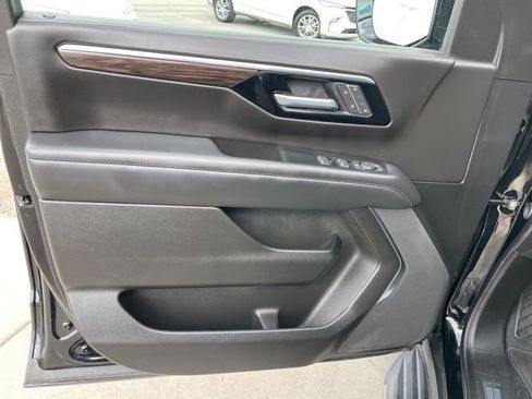 Used 2025 Chevrolet Tahoe LT AWD/4WD image 13