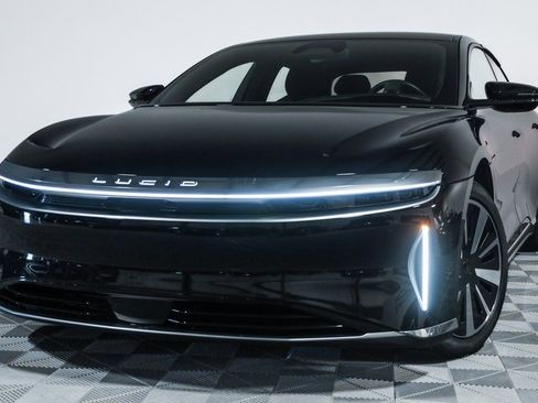 Used 2023 Lucid Air Pure image 11
