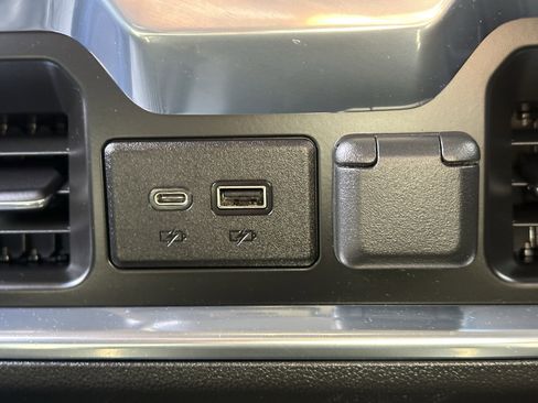 Used 2022 Chevrolet Silverado 3500 LTZ w/ LTZ Premium Package image 23