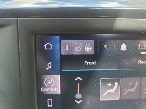 Used 2023 Chrysler Voyager LX FWD image 14