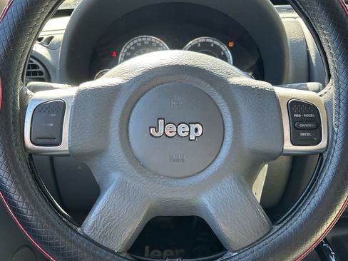 Used 2005 Jeep Liberty Limited w/ Trailer Tow Group image 9