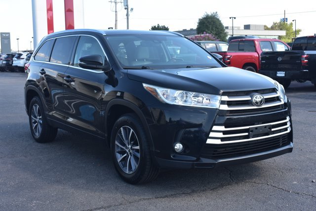 Used 2018 Toyota Highlander XLE FWD image 3