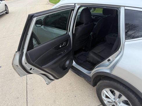 Used 2019 Nissan Rogue SV AWD/4WD image 30