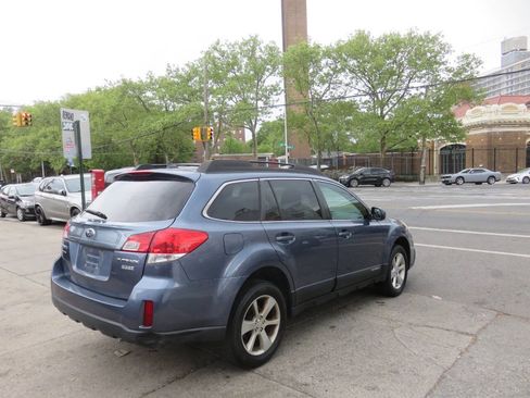 Used 2014 Subaru Outback 2.5i Premium AWD/4WD image 4