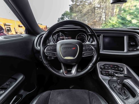 Used 2020 Dodge Challenger GT w/ Plus Package image 6