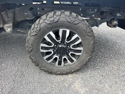 Used 2024 GMC Sierra 3500 Pro AWD/4WD image 10