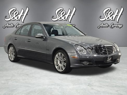 Used 2008 Mercedes-Benz E 550 4MATIC Sedan image 2