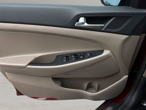 Used 2020 Hyundai Tucson Limited FWD image 17