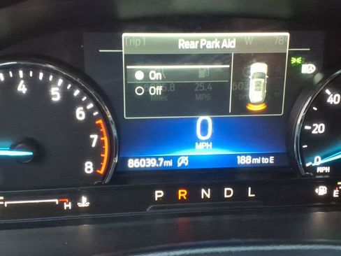 Used 2023 Ford Explorer XLT AWD/4WD image 16