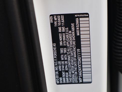 Certified 2026 Porsche Cayenne AWD/4WD image 31