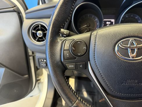 Used 2018 Toyota Corolla iM FWD image 14