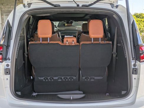 New 2026 Chrysler Pacifica Pinnacle image 13