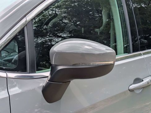 Used 2023 Chrysler Pacifica Touring-L FWD image 10