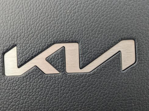 Used 2023 Kia Sorento S AWD/4WD image 36