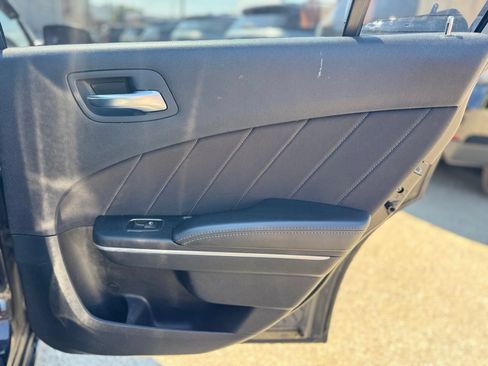 Used 2015 Dodge Charger SXT RWD image 27