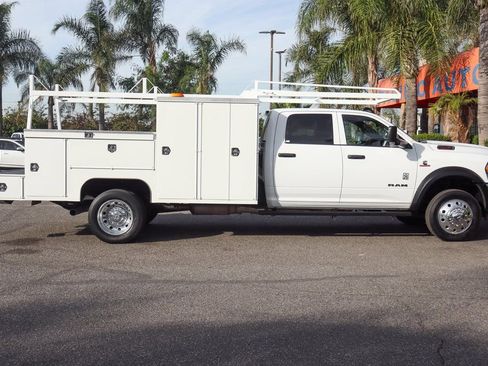 Used 2021 RAM 5500 Tradesman w/ Chrome Appearance Group RWD image 11