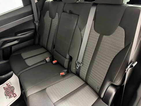 Used 2023 Kia Sorento LX image 31