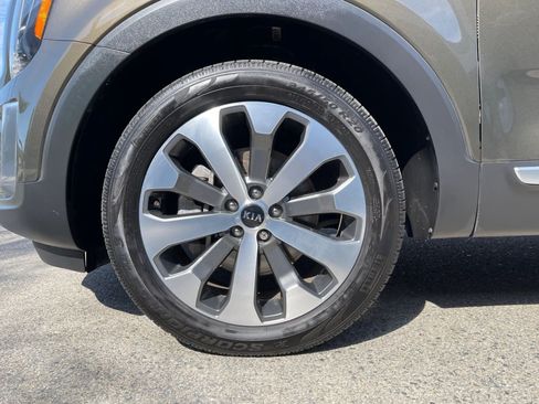 Used 2021 Kia Telluride S FWD image 36