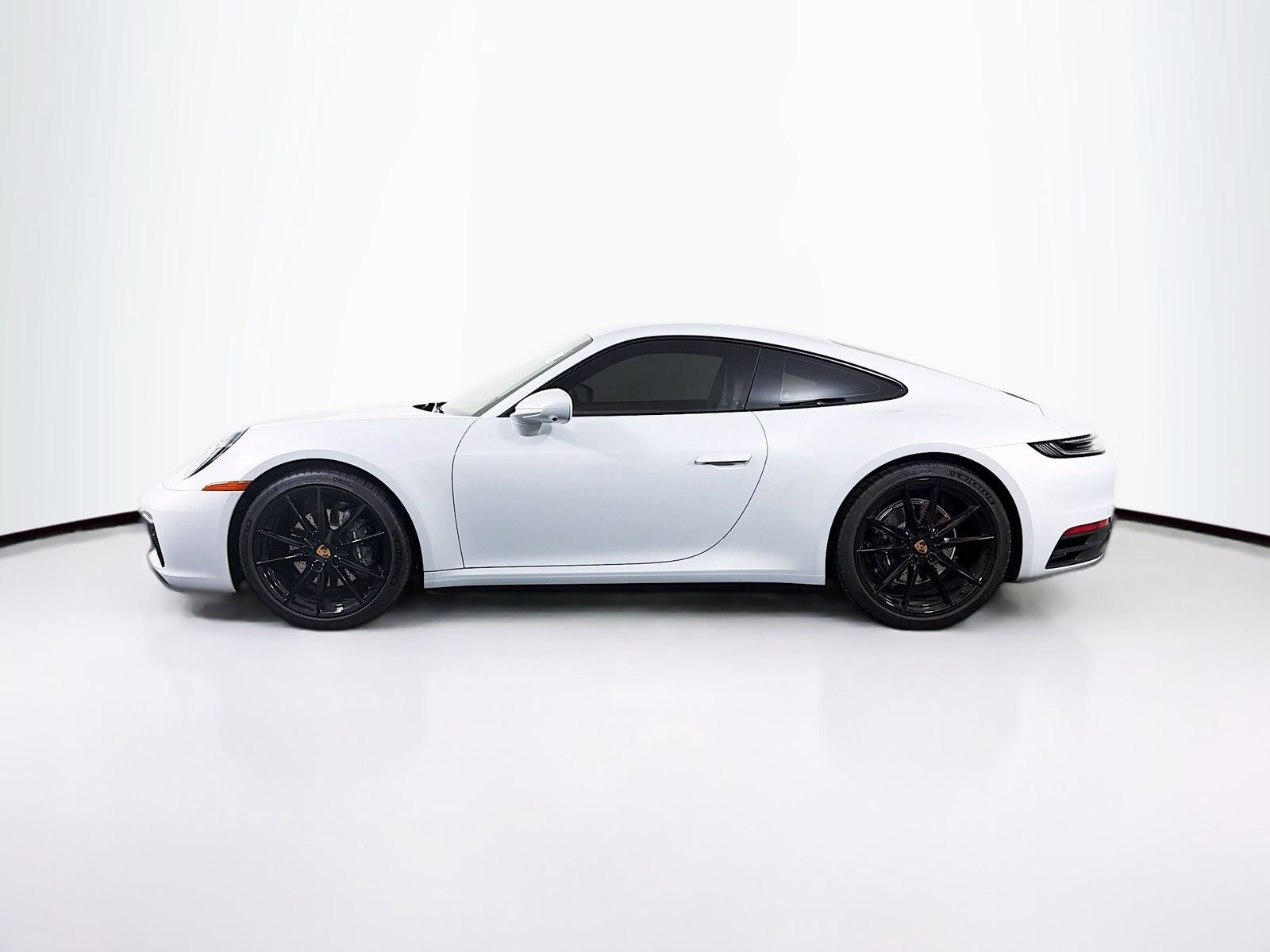 Used 2024 Porsche 911 Carrera RWD image 4