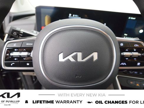 New 2026 Kia Carnival LX image 26