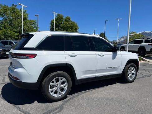 Used 2023 Jeep Grand Cherokee Limited AWD/4WD image 2