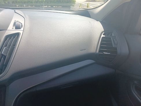 Used 2019 Ford Escape SE FWD image 18