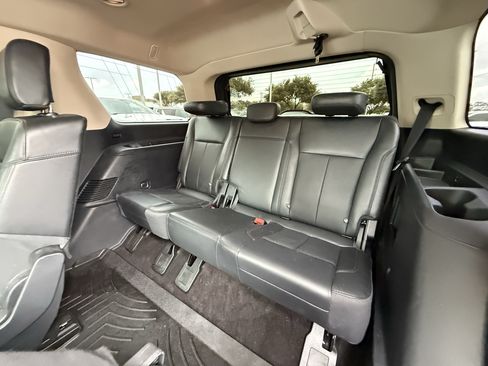 Used 2022 Ford Expedition XLT AWD/4WD image 27