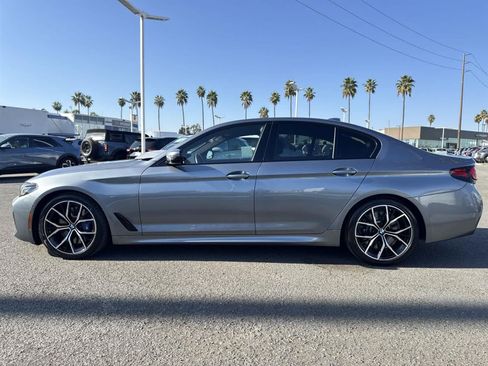 Used 2022 BMW M550i xDrive w/ Dynamic Handling Package image 5
