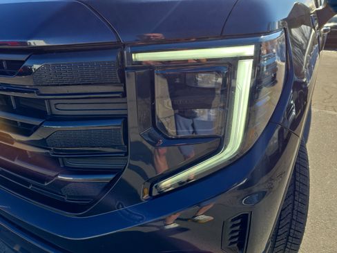 Used 2023 GMC Sierra 1500 Elevation image 11