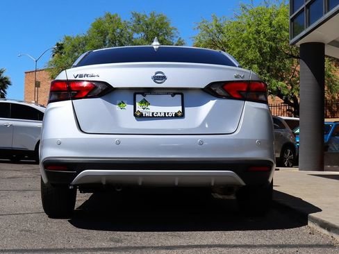 Used 2021 Nissan Versa SV FWD image 12