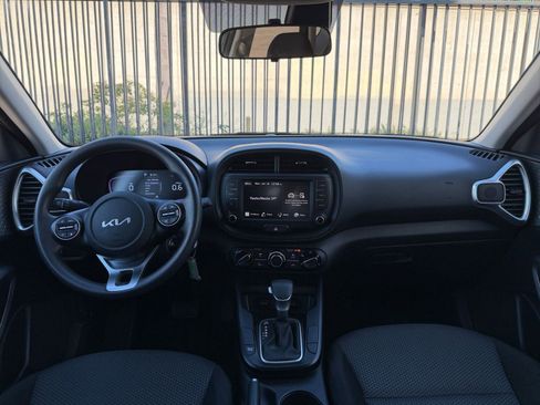 Used 2025 Kia Soul LX w/ LX Technology Package image 31